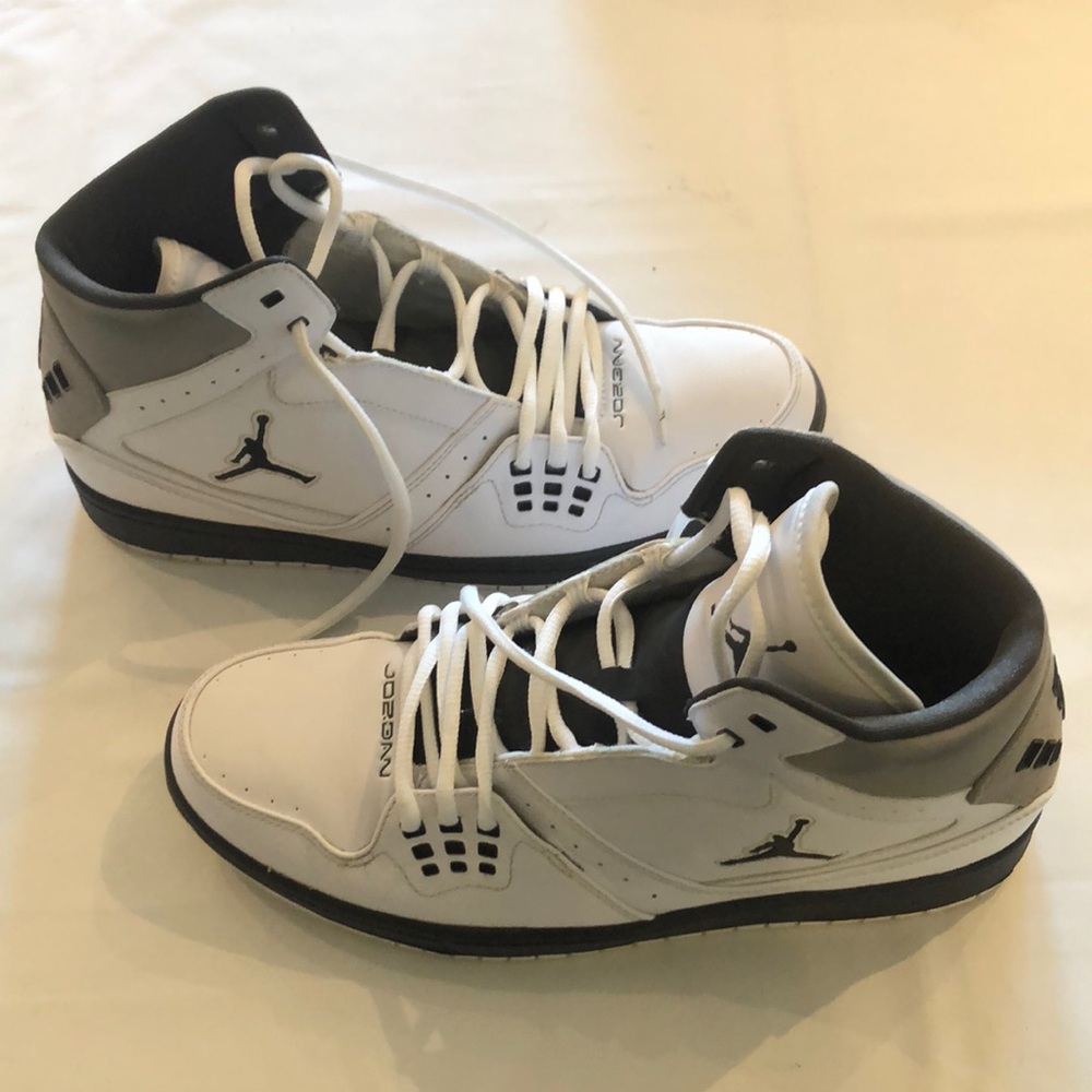 Nike Men’s White, Gray & Black Mid-Top Sneakers